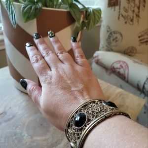 3/$25 ✨️ Gold & Black Fashion Bracelet